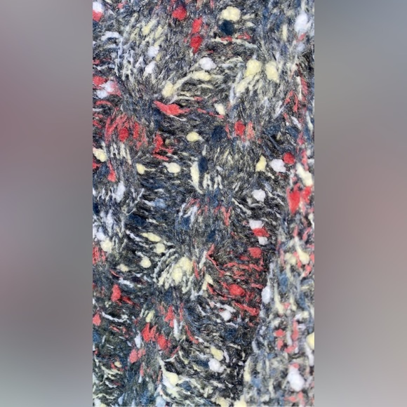 Sweater - Picture 4 of 5